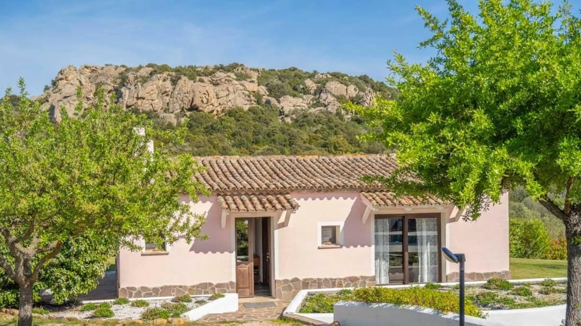 Spartaco Eco Retreat San Pantaleo Sole Ruiu Guest house