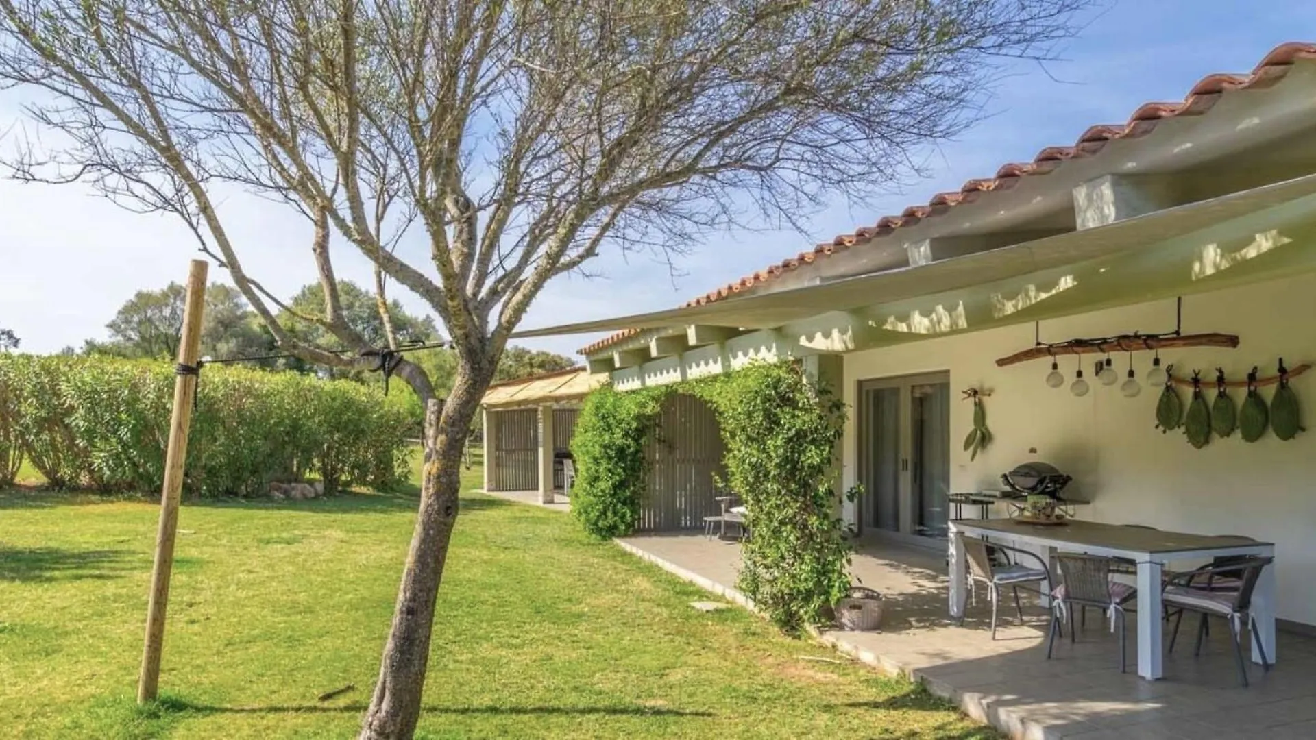 Guest house Spartaco Eco Retreat San Pantaleo Sole Ruiu