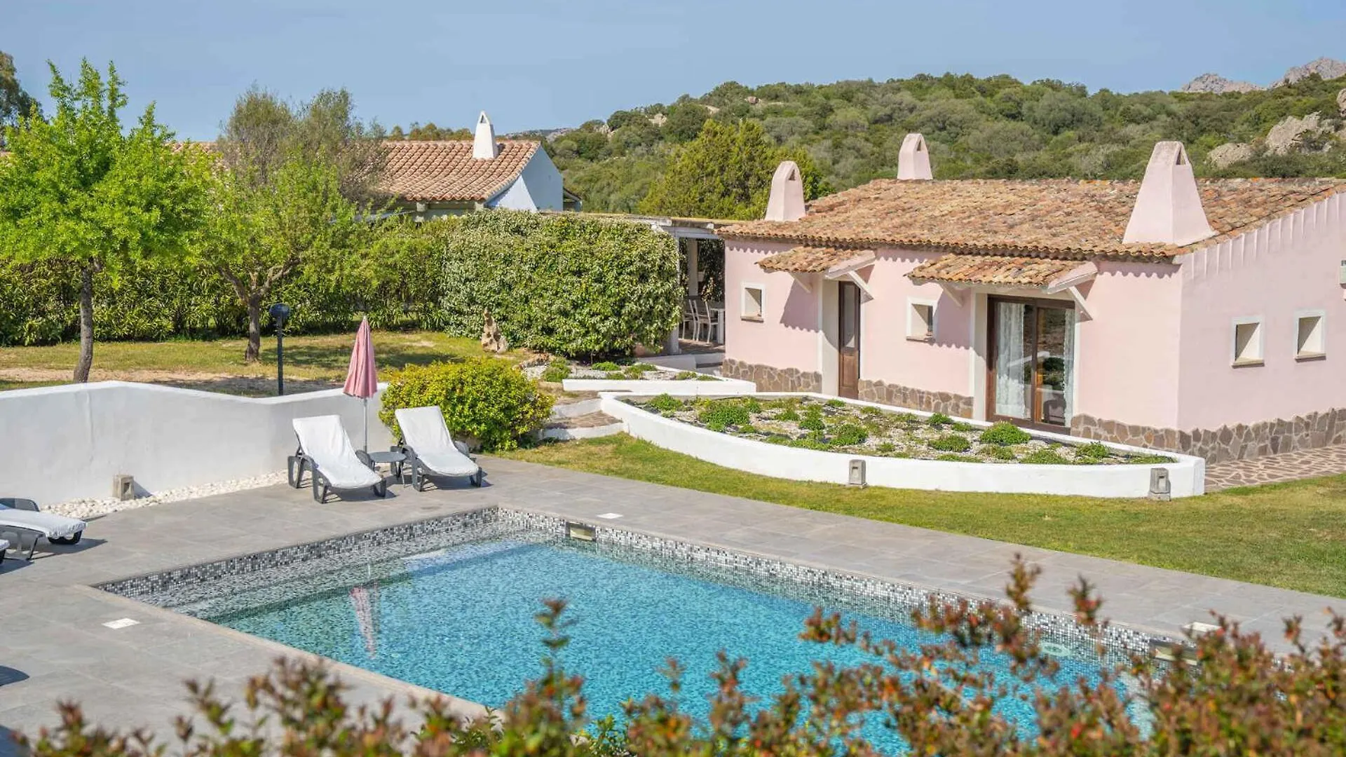 Guest house Spartaco Eco Retreat San Pantaleo Sole Ruiu Italy
