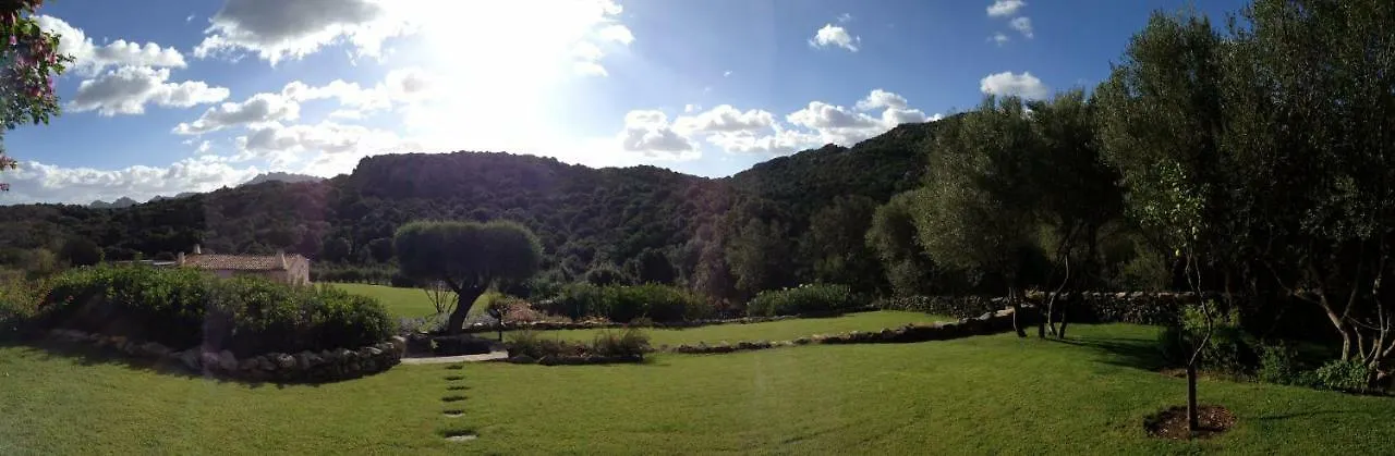 Guest house Spartaco Eco Retreat San Pantaleo Sole Ruiu